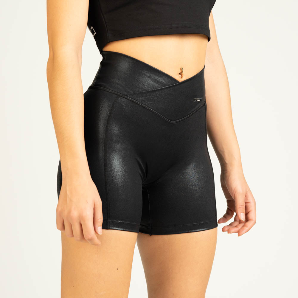 Noir Shine Short