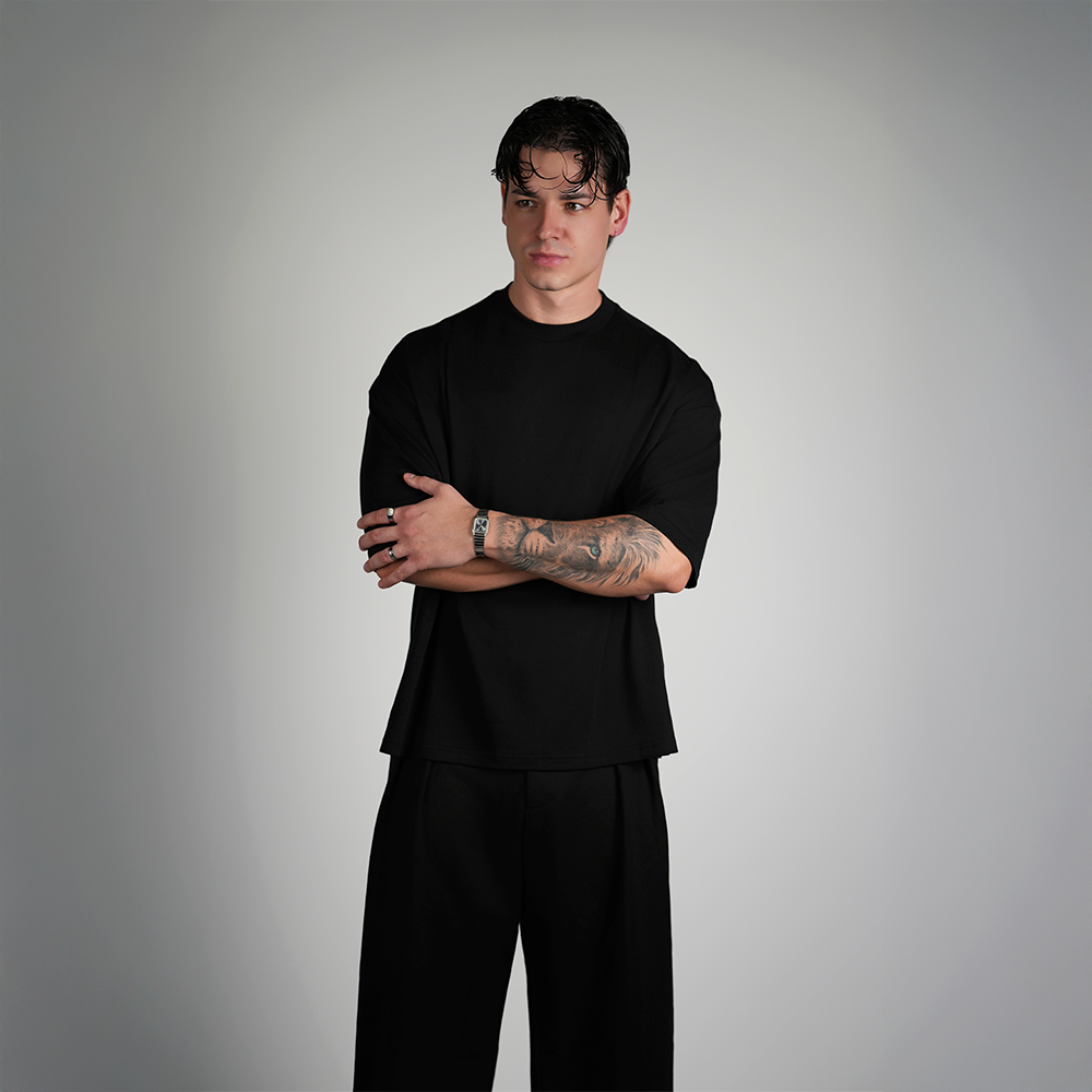 "Essential" T-Shirt - Black